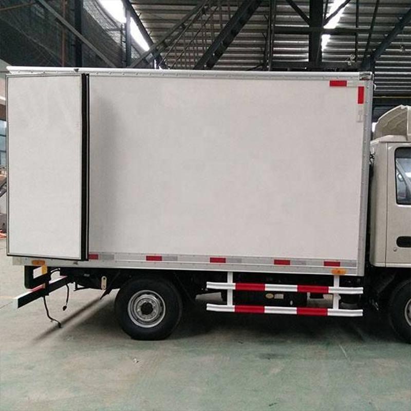 PU கோர் உலர் டிரக் உடல் போக்குவரத்து திறன் மற்றும் சரக்கு பாதுகாப்பை எவ்வாறு மேம்படுத்துகிறது?