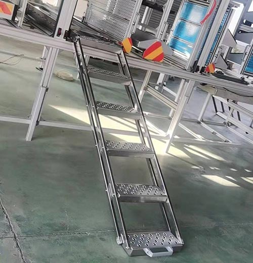 Pull-out Truck Access Ladder